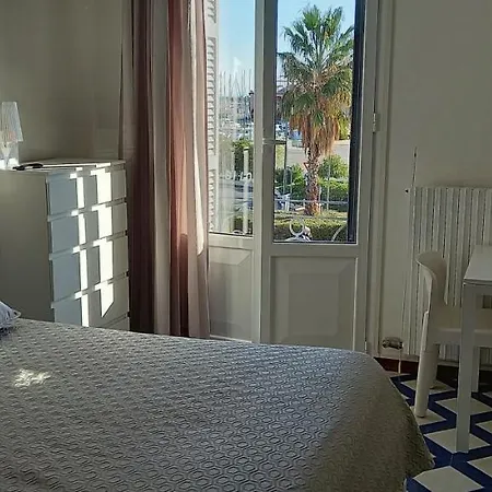 Ξενοδοχείο με διαμερίσματα Chiara