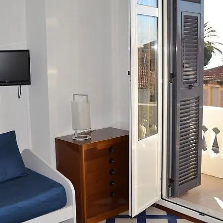 Chiara Aparthotel