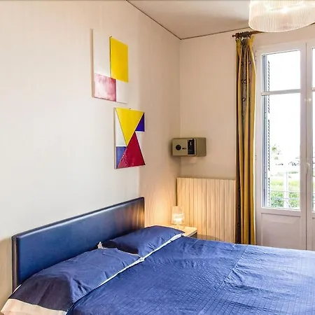 Chiara Aparthotel 3*