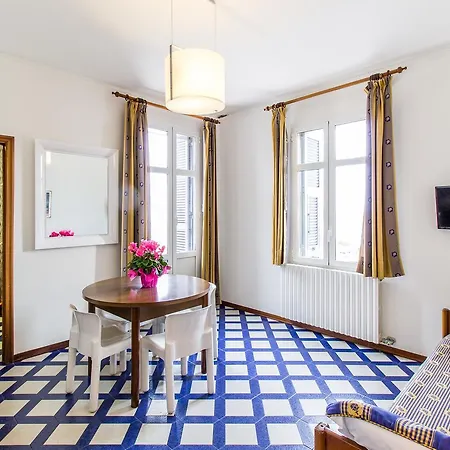 Aparthotel Chiara 3*