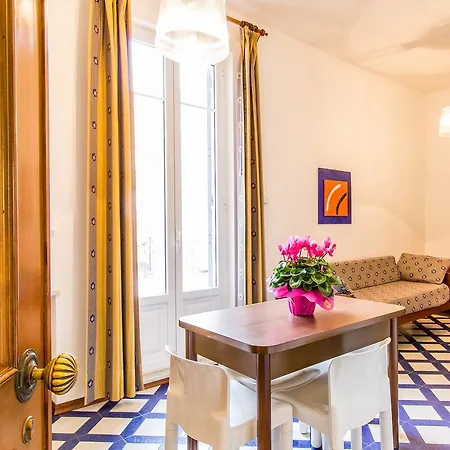 Aparthotel Chiara 3*