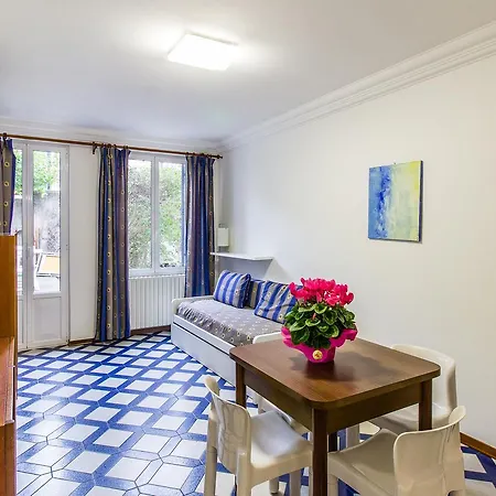 Aparthotel Chiara 3*