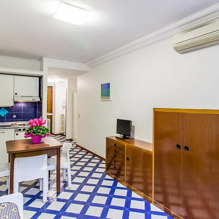 Apartahotel Chiara 3*