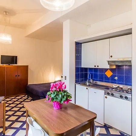 Apartahotel Chiara 3*