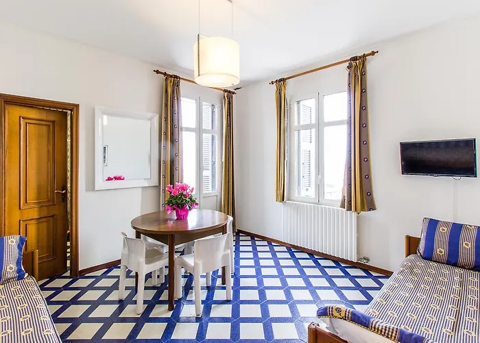 Apartmanhotel Chiara 3*