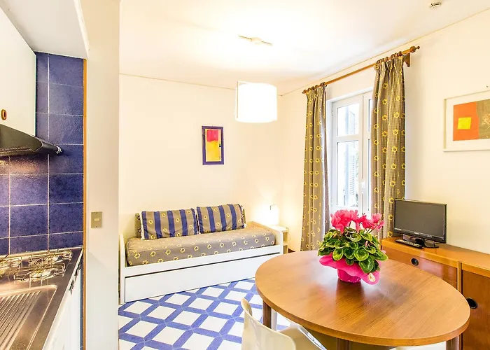 Apartmanhotel Chiara 3*